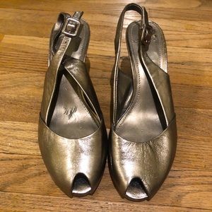 Peep toe Pewter Clark’s wedge heel Size UK 4